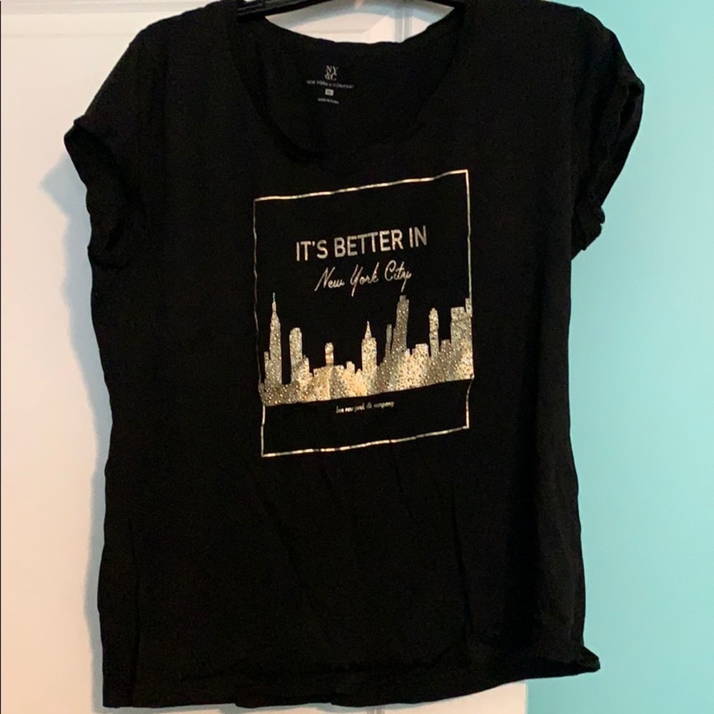 Black and gold tee